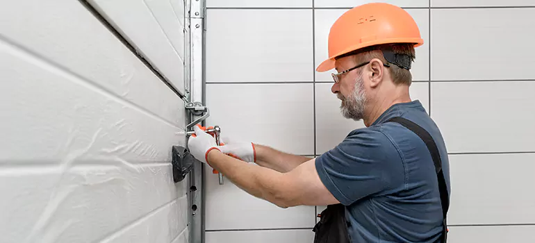Garage Door Repair in Pinecrest